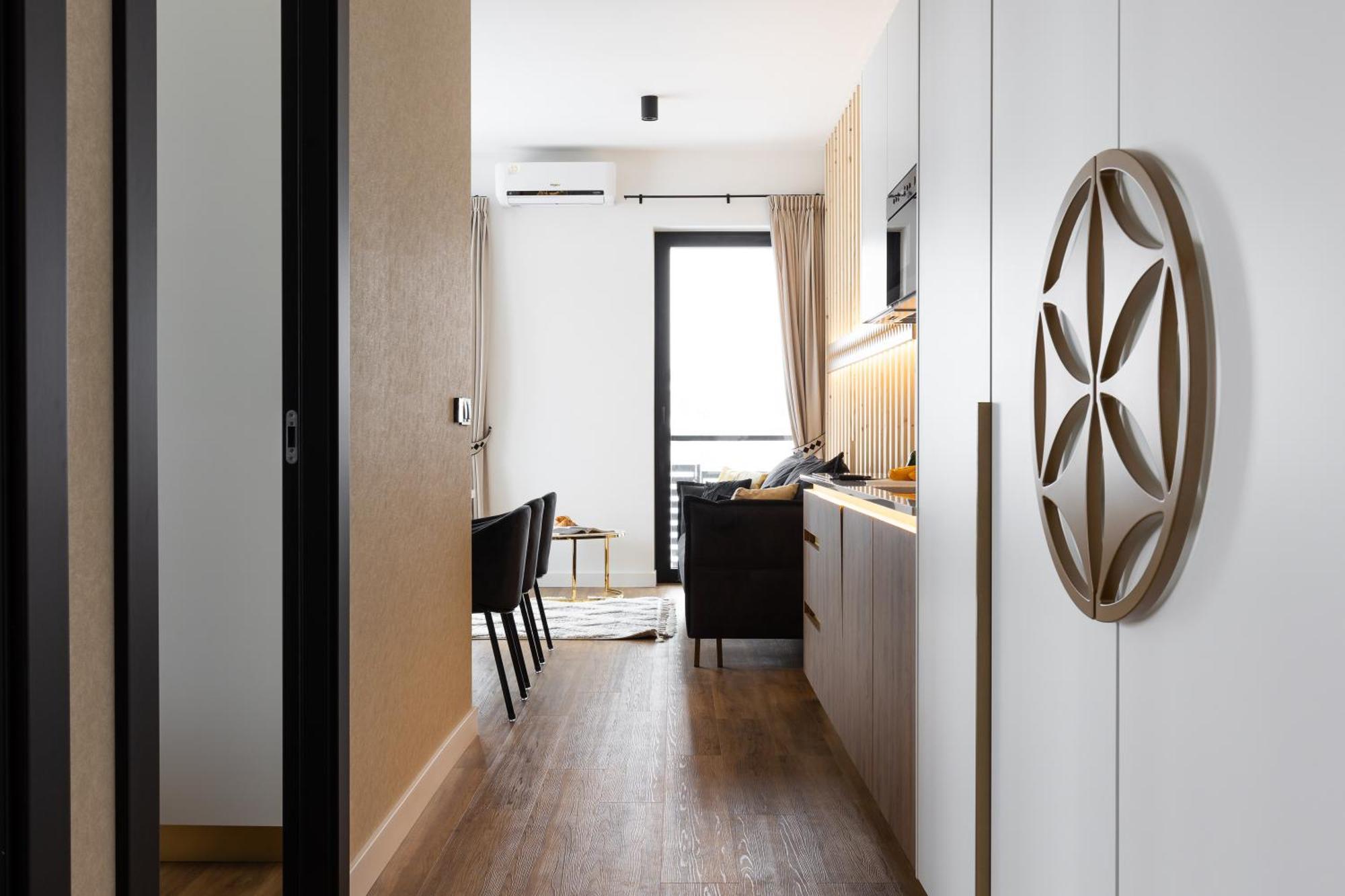 Goralski Family & Apartment *